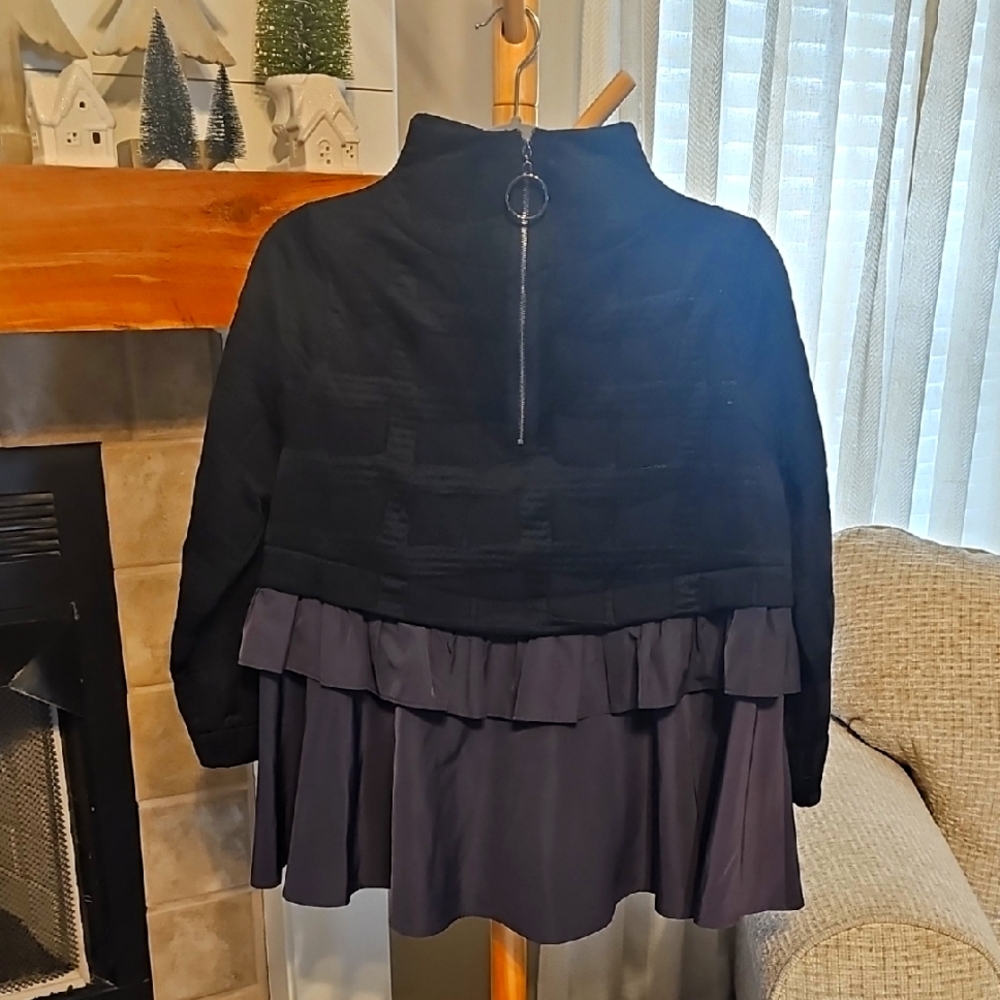 IC COLLECTION Black and Gray Smock Top Blouse with Unique Two-Tiered Design